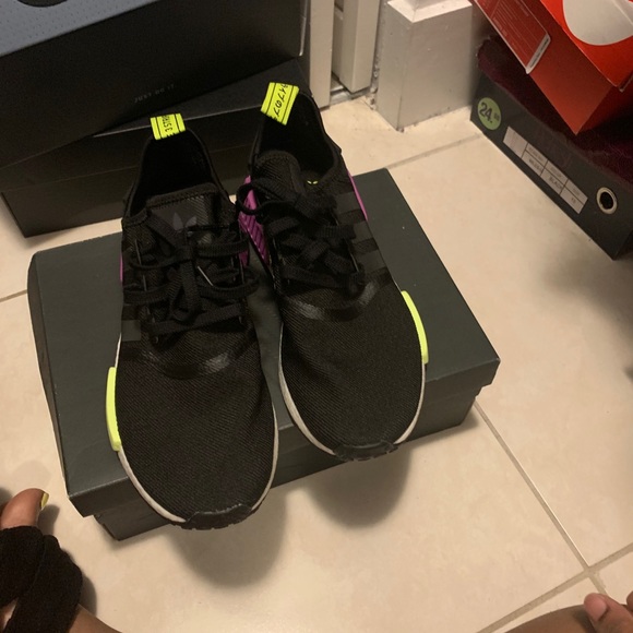 Adidas NMD R1 - Picture 2 of 4